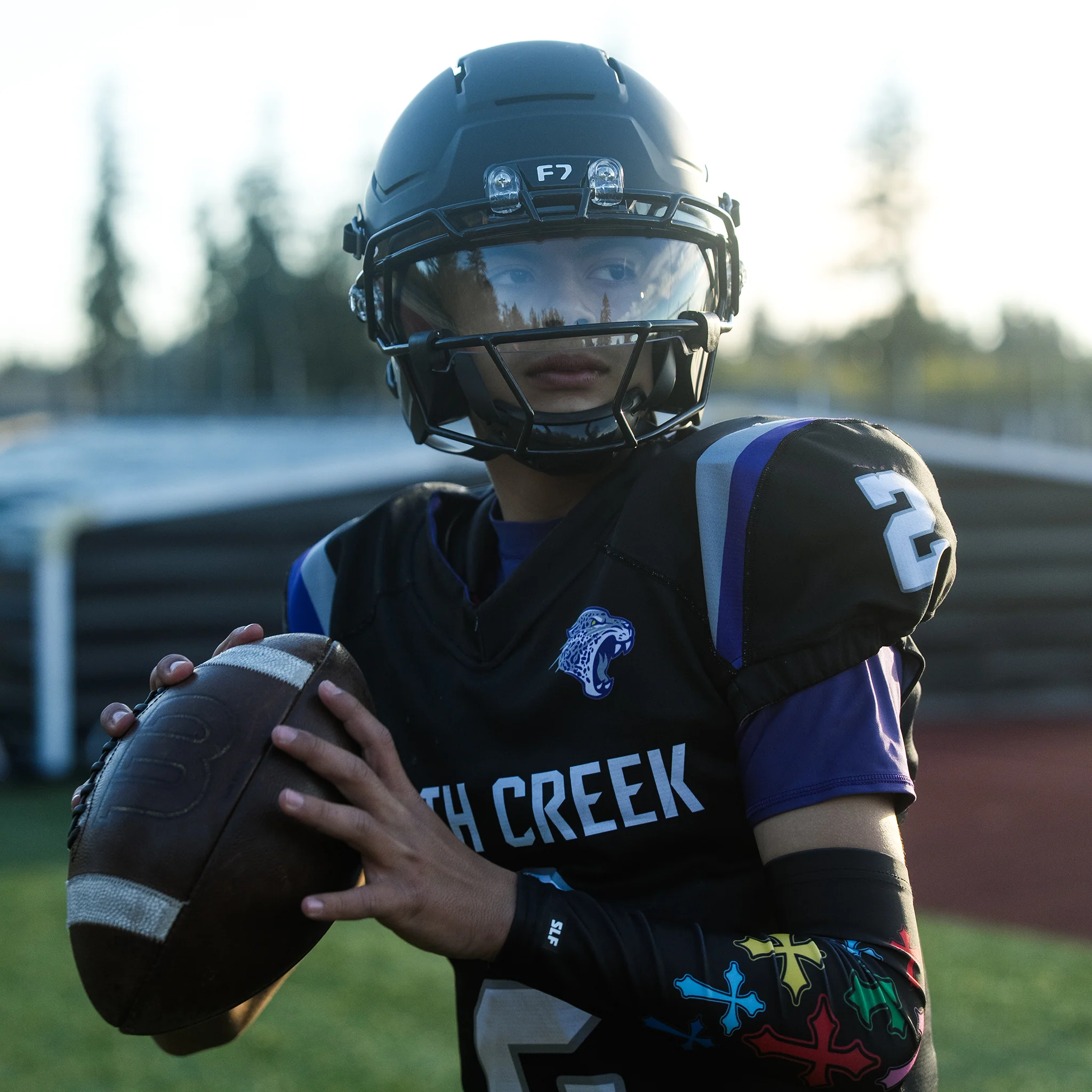 F7 AiR YOUTH ELITE HELMET - Image 9
